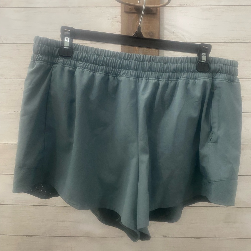 Calia Women's Sage Green/Gray Active‎ Shorts
